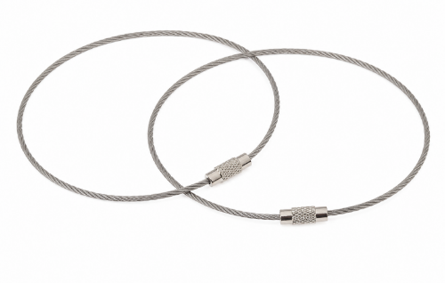 Stainless steel wire key rings come with screw heads to create a loop.